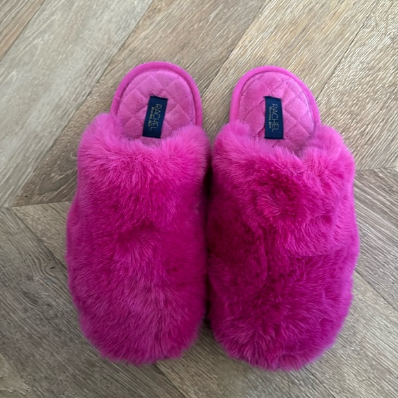 Rachel Rachel Roy fuchsia furry slippers size 7/8 - Picture 2 of 5